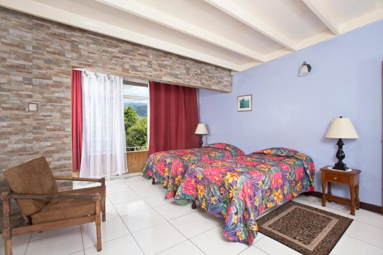 The Gardens Villa Kingston Exterior photo